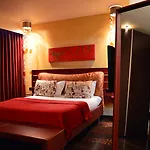 Les Fleurs Boutique Hotel